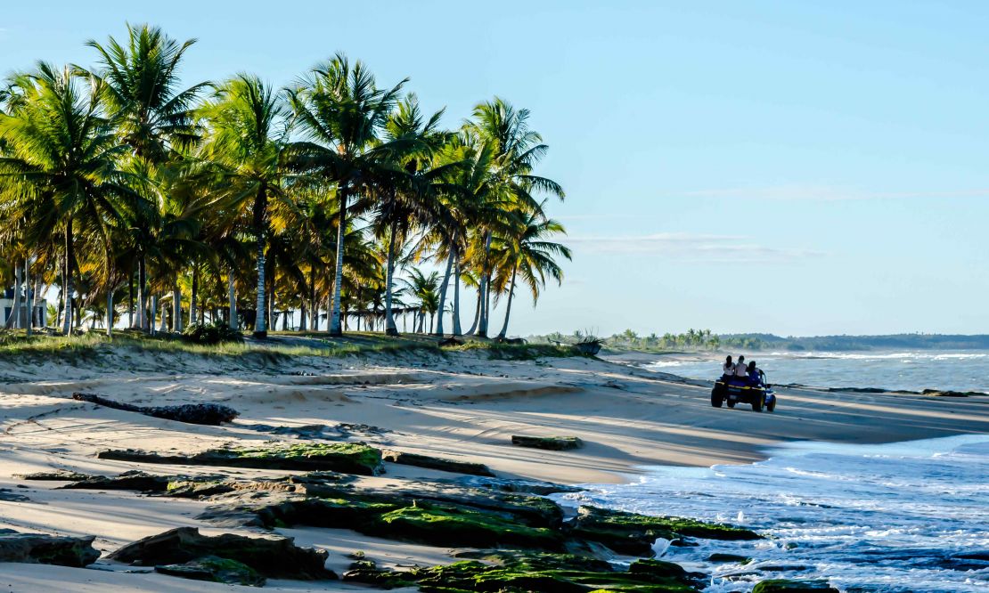 Passeio de buggy: como se divertir no litoral norte da Bahia?