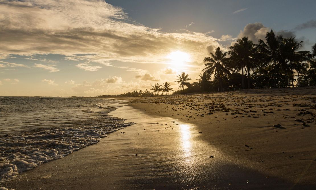 Praias para surfar na Bahia: as 10 melhores para garantir uma viagem incrível