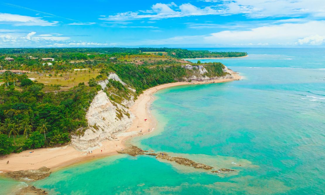 Descubra os encantos da Costa do Descobrimento, uma região única do litoral baiano